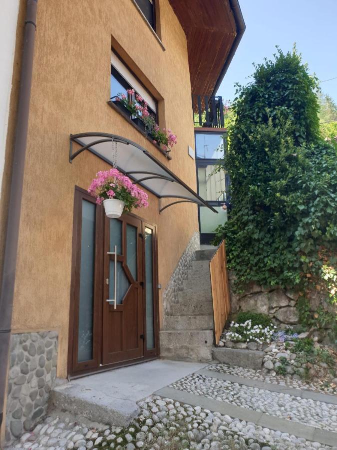 Apartma Na Klancu Кобарид Экстерьер фото