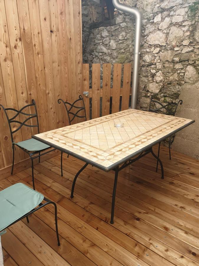 Apartma Na Klancu Кобарид Экстерьер фото